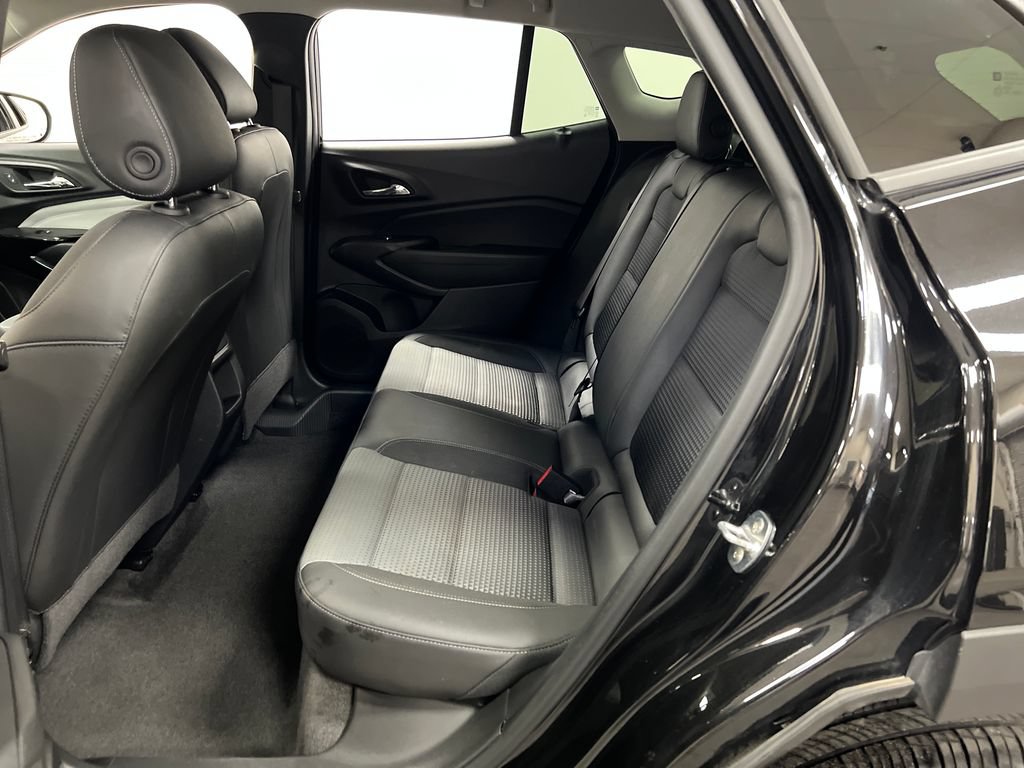 Used 2024 Chevrolet Trax LT FWD image 25