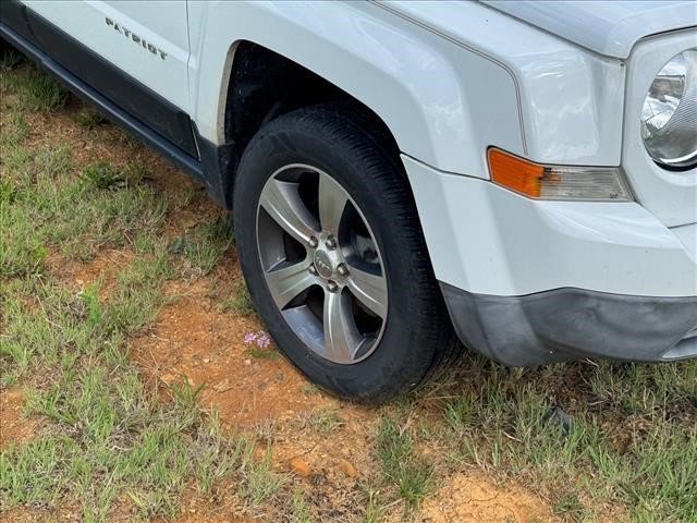 Used 2016 Jeep Patriot High Altitude FWD image 11