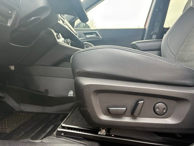 Used 2024 Mitsubishi Outlander AWD image 29