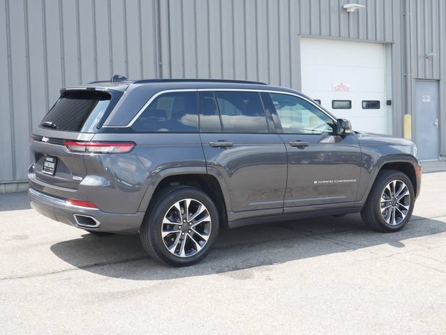 Used 2024 Jeep Grand Cherokee Overland AWD/4WD image 12