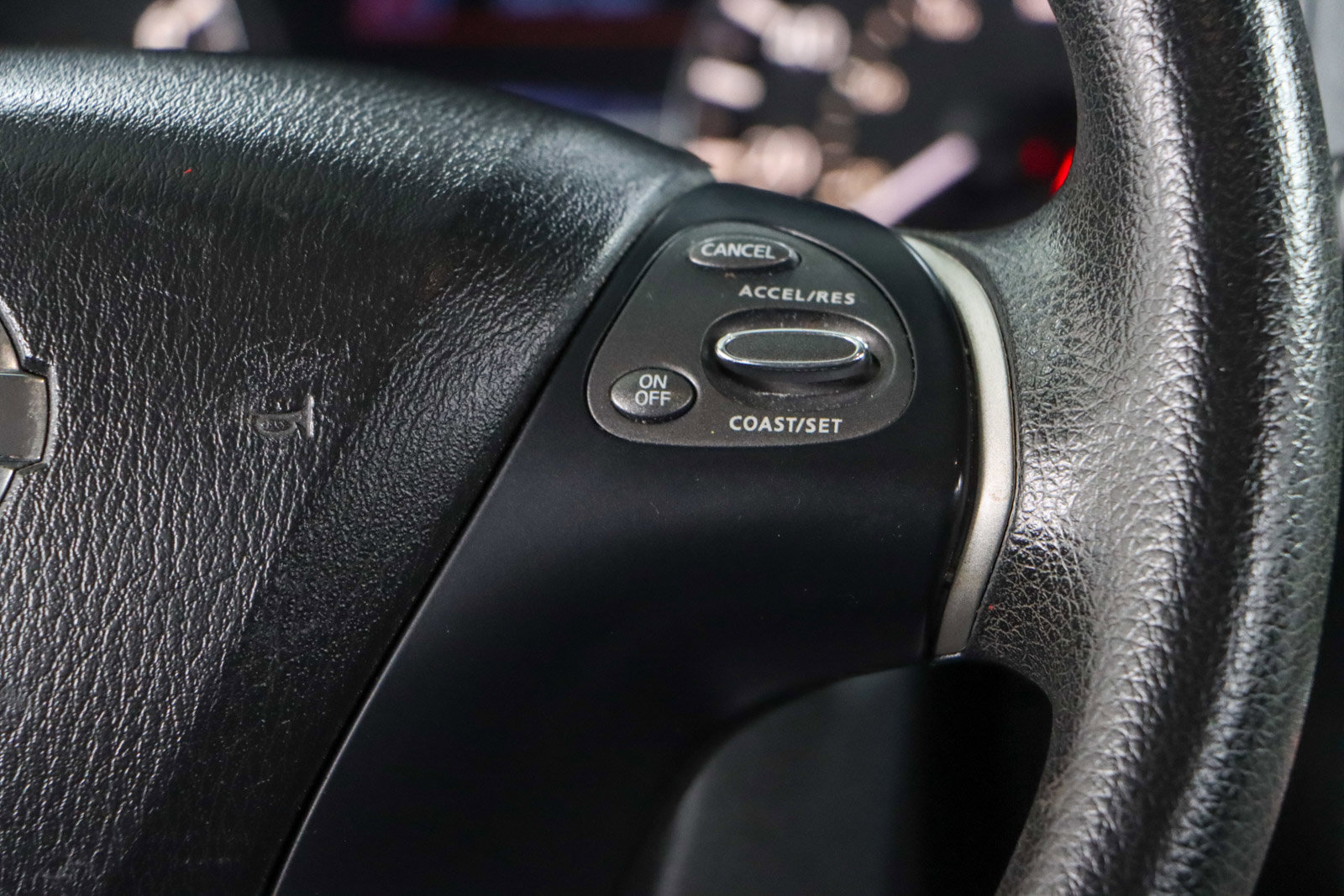 Used 2019 Nissan Pathfinder S image 14