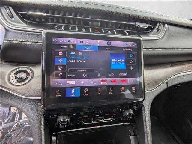Used 2025 Jeep Grand Cherokee Limited w/ MOPAR Finishing Package AWD/4WD image 12