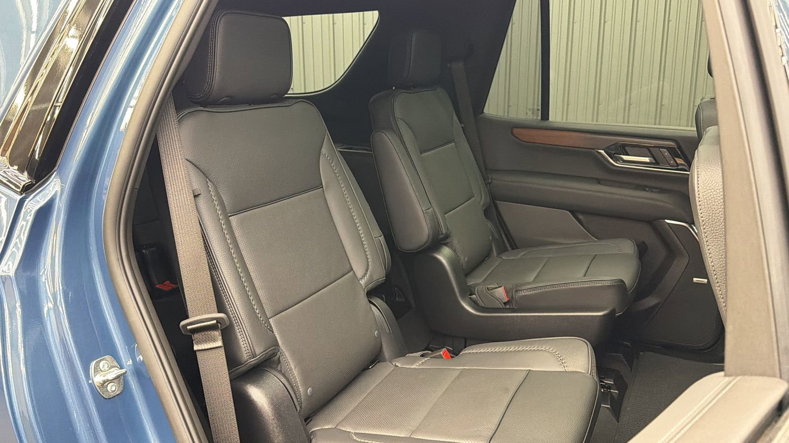 Used 2026 GMC Yukon Denali w/ Sun & Power Step Package AWD/4WD image 37