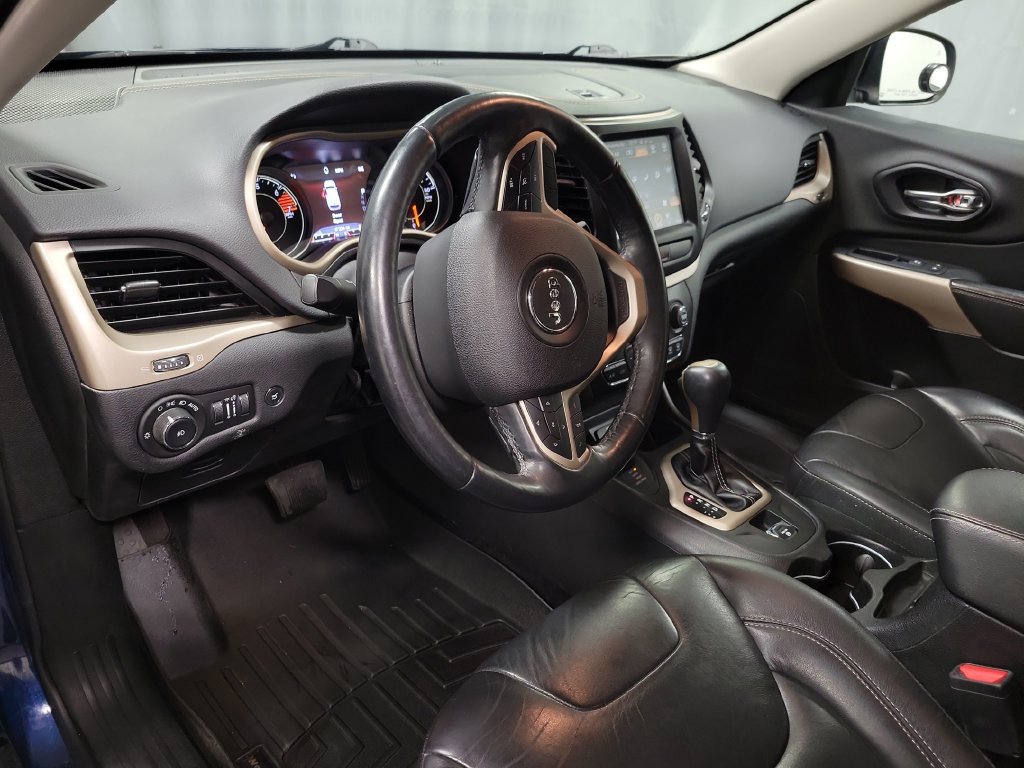 Used 2018 Jeep Cherokee Limited AWD/4WD image 17