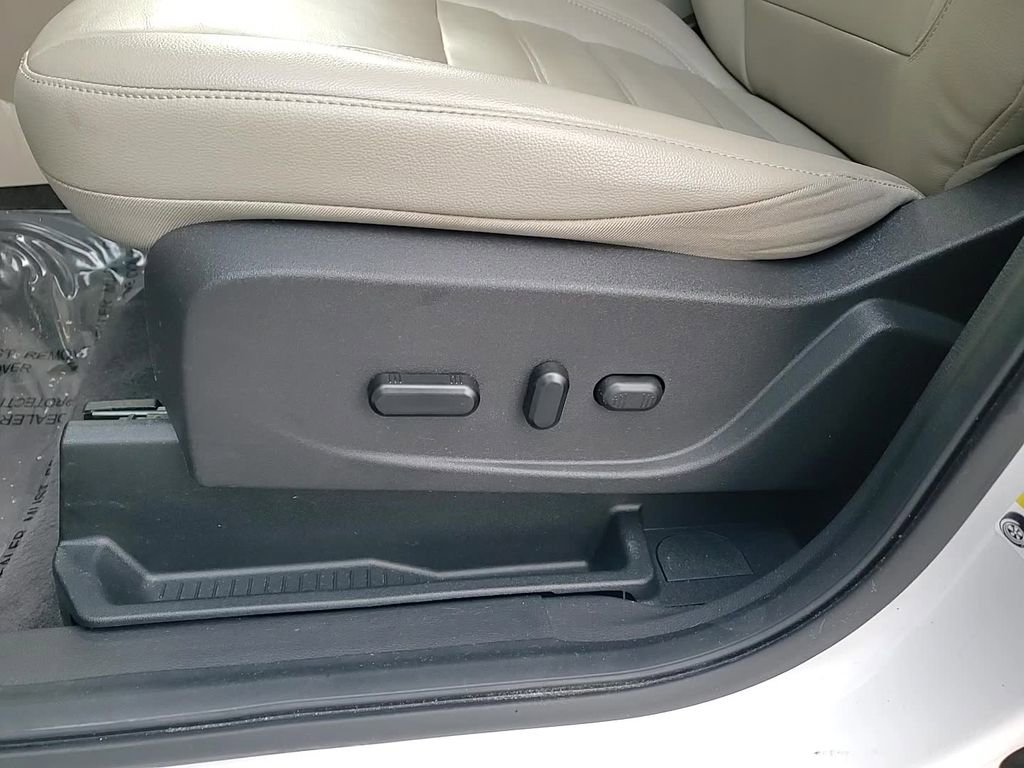 Used 2019 Ford Escape Titanium image 14