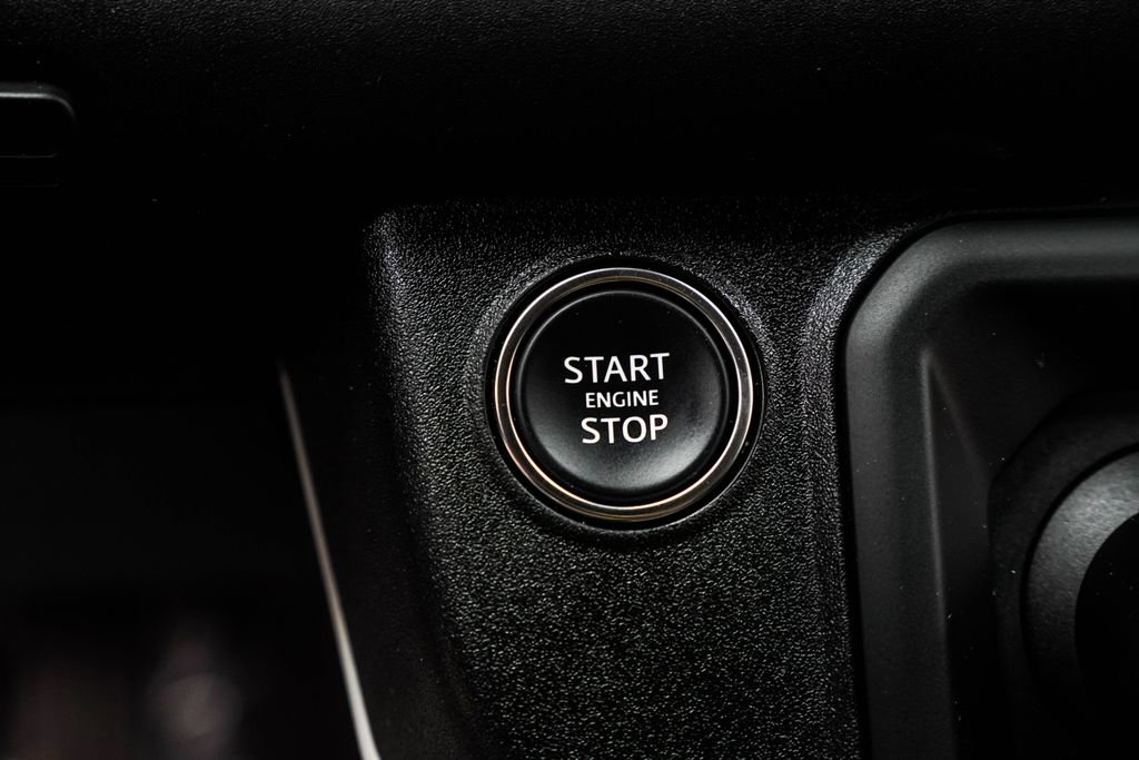 Used 2025 Land Rover Defender 110 S AWD/4WD image 28