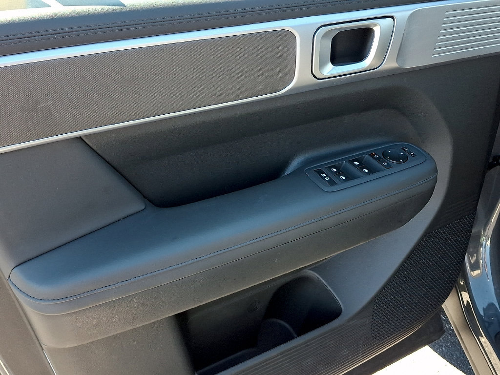 Used 2026 Hyundai Santa Fe SEL FWD image 12