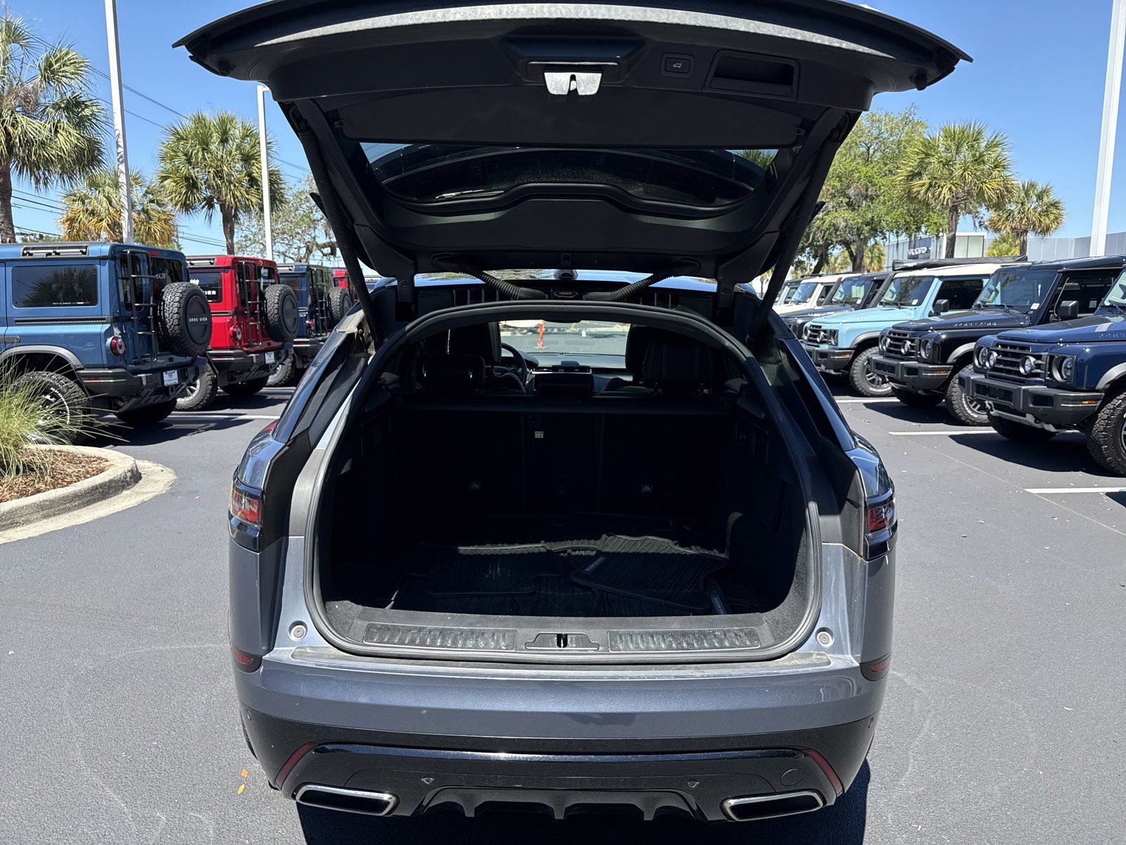 Used 2019 Land Rover Range Rover Velar R-Dynamic HSE AWD/4WD image 30