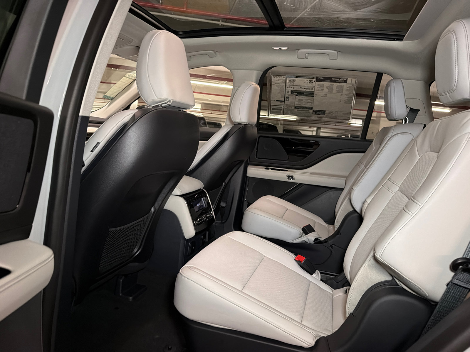 New 2027 Lincoln Aviator AWD image 22