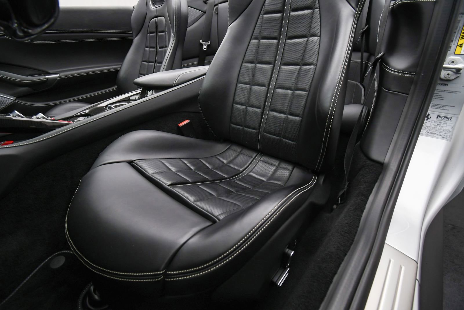 Used 2019 Ferrari Portofino image 59