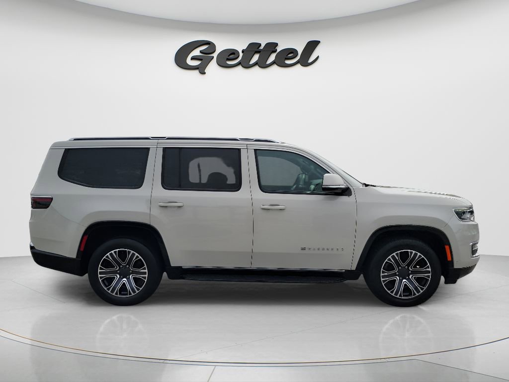 Used 2022 Jeep Wagoneer Series III AWD/4WD image 4