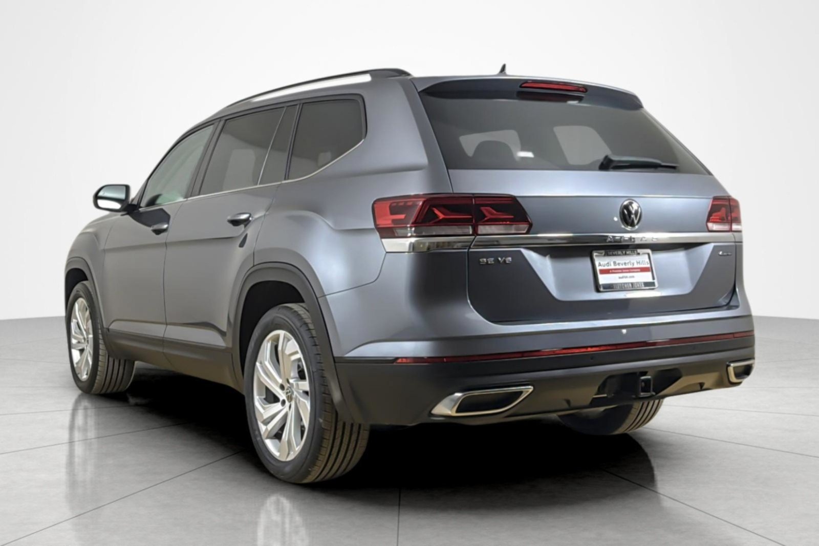 Used 2023 Volkswagen Atlas SE AWD/4WD image 3