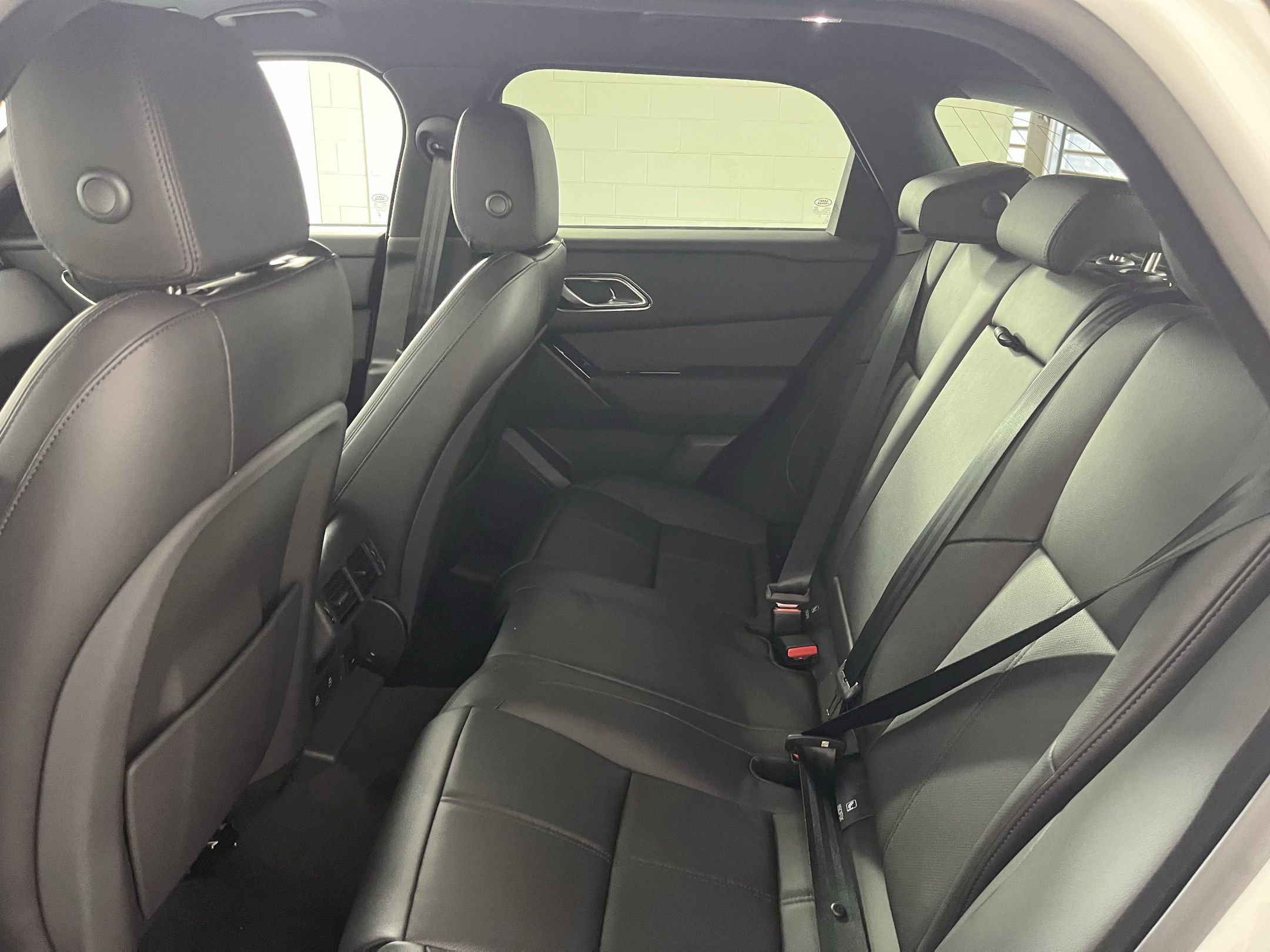 New 2026 Land Rover Range Rover Velar Dynamic SE image 23