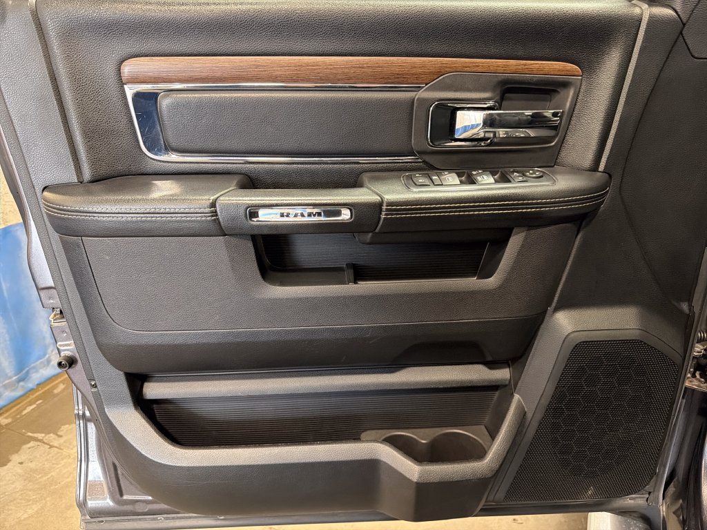 Used 2017 RAM 1500 Laramie w/ Convenience Group AWD/4WD image 16