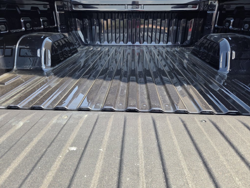 Used 2023 Chevrolet Silverado 1500 LT AWD/4WD image 26