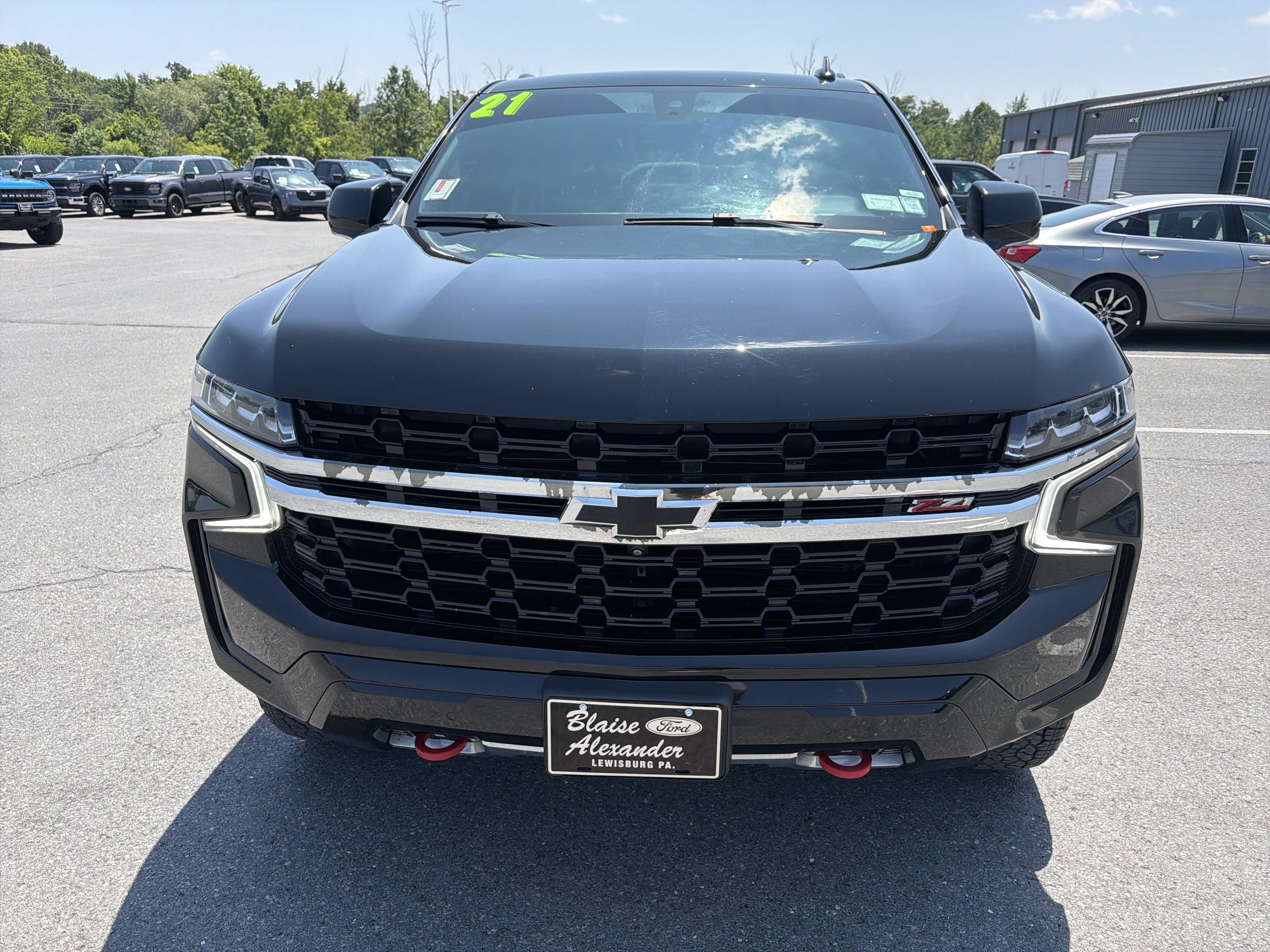 Used 2021 Chevrolet Tahoe Z71 w/ Z71 Signature Package AWD/4WD image 9