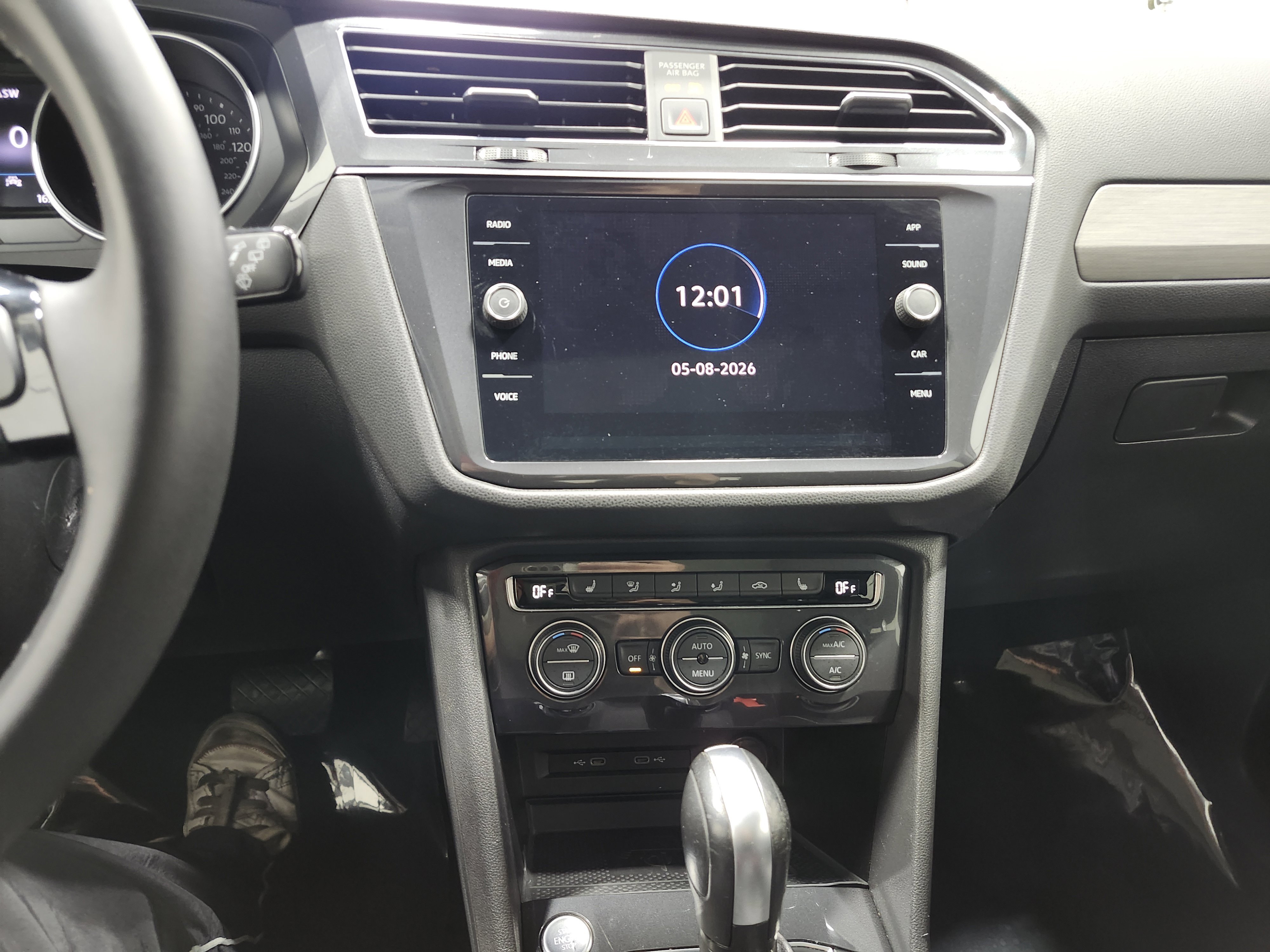 Used 2021 Volkswagen Tiguan SE FWD image 30