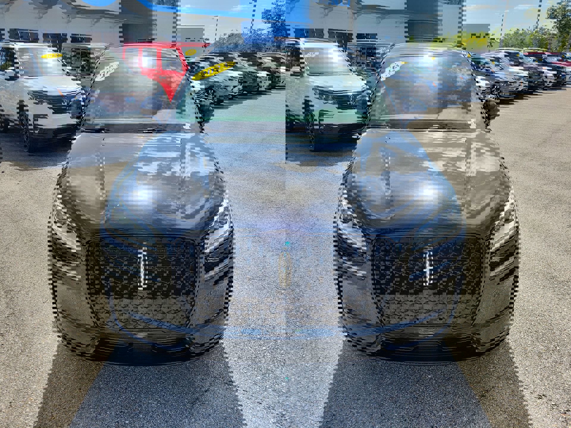 Used 2023 Lincoln Corsair Reserve w/ Jet Appearance Package FWD image 4