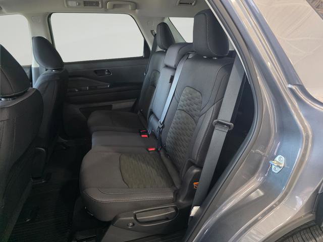 Used 2025 Nissan Pathfinder SV AWD/4WD image 25
