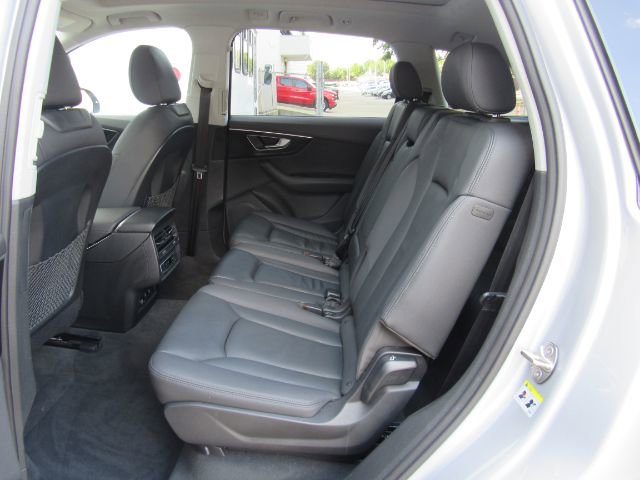 Used 2022 Audi Q7 3.0T Premium w/ Convenience Package image 19