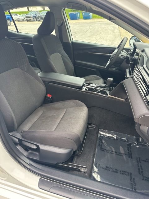 Used 2025 Toyota Camry LE FWD image 39