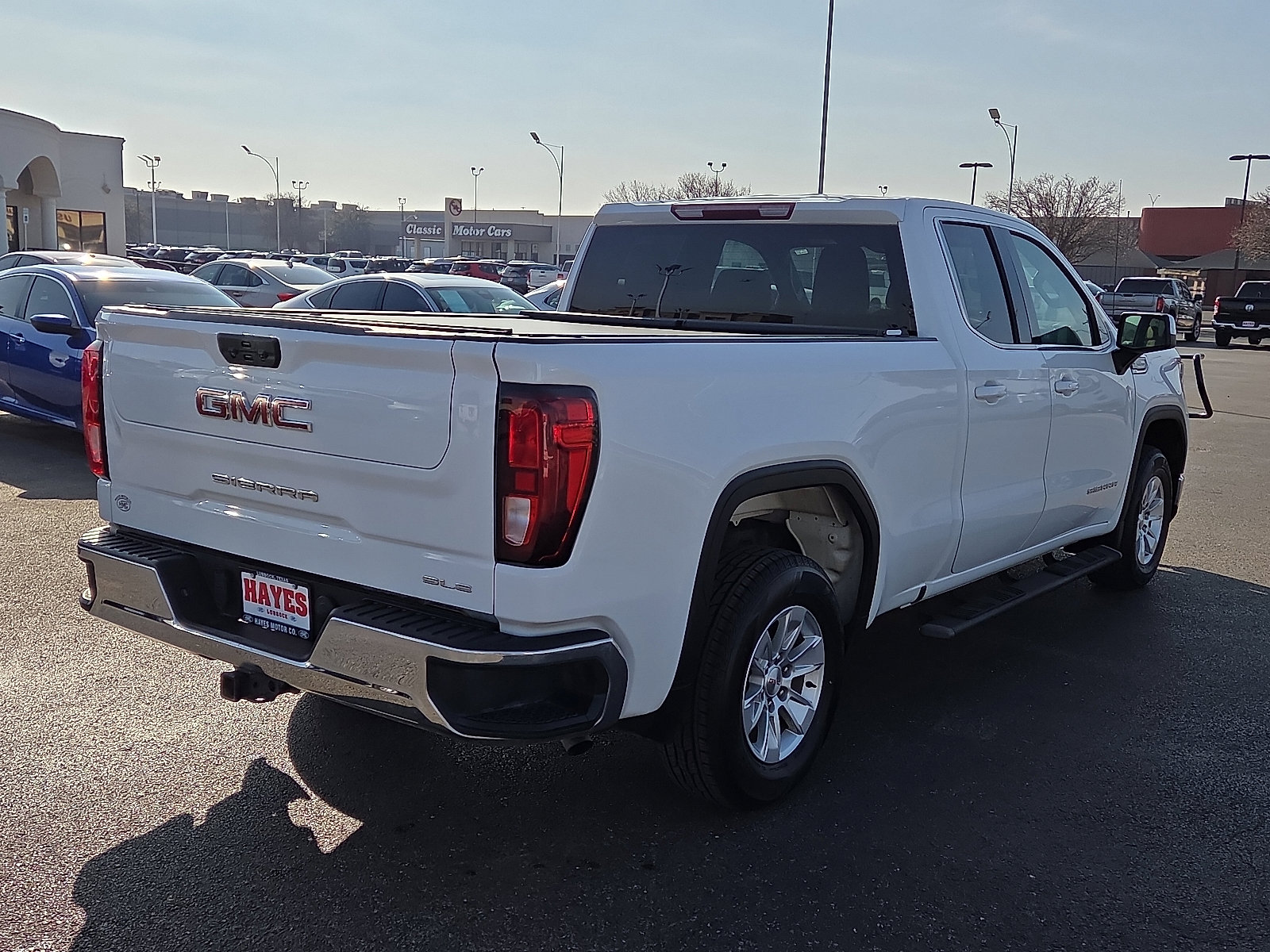 Used 2022 GMC Sierra 1500 SLE image 4