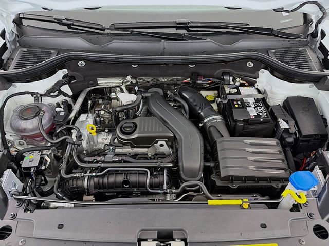 New 2026 Volkswagen Taos SE image 29