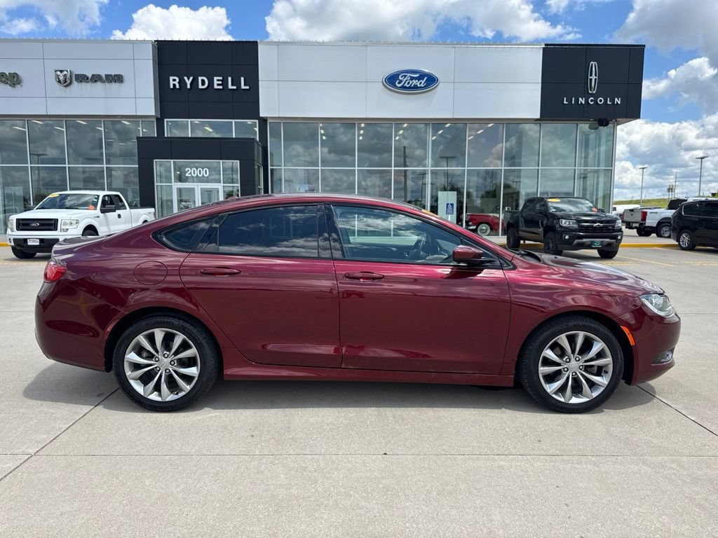 Used 2016 Chrysler 200 S w/ Comfort Group FWD image 2