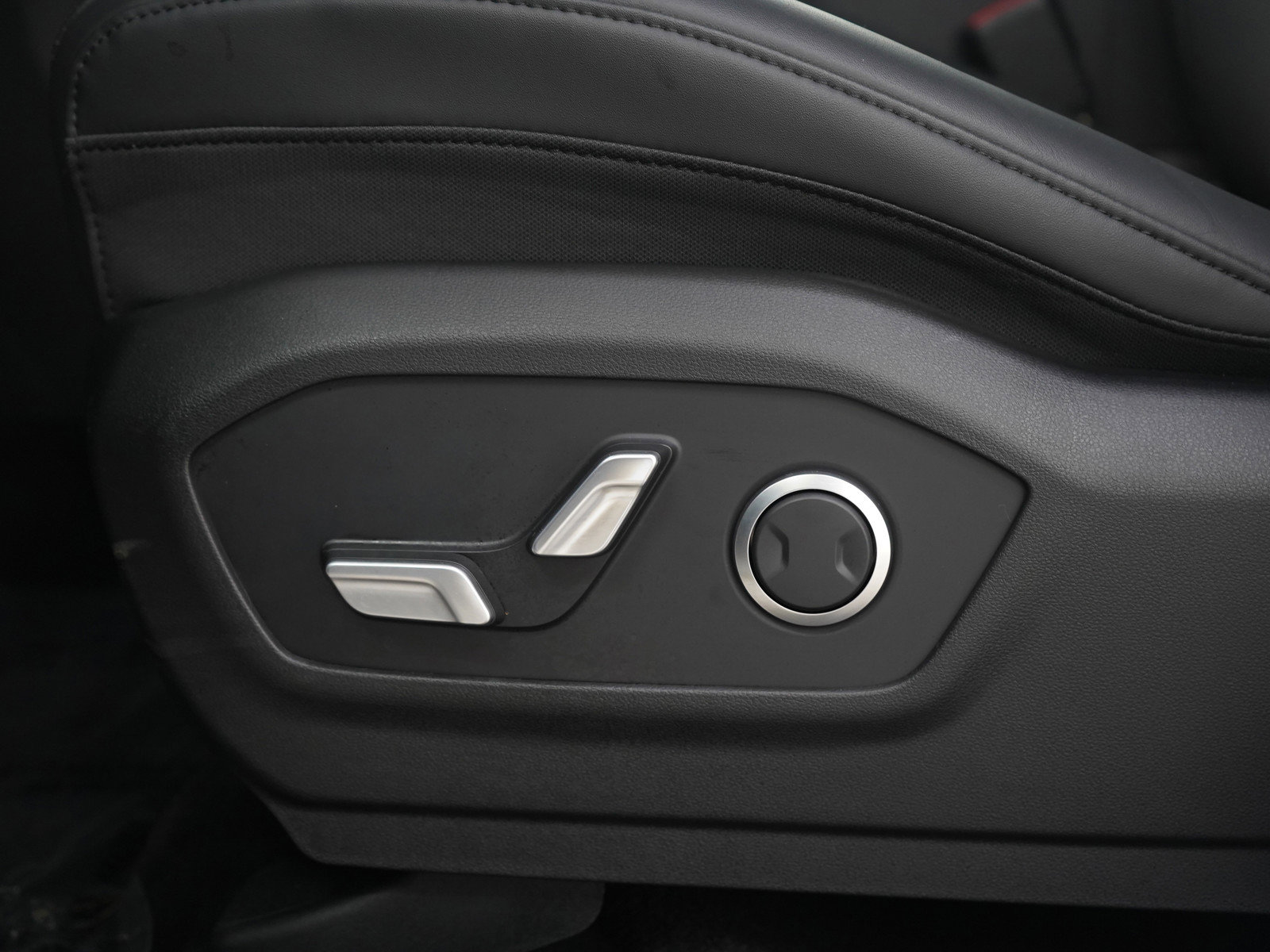 Used 2026 Hyundai Santa Fe SEL AWD/4WD image 31