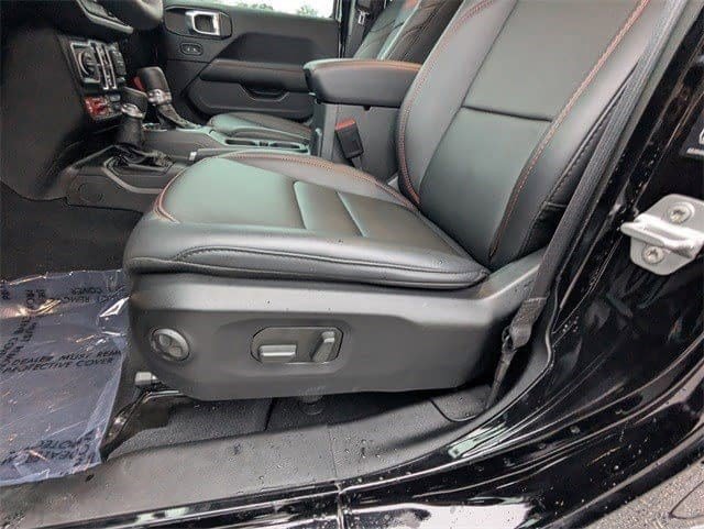 Used 2026 Jeep Wrangler Unlimited Rubicon w/ Technology Group image 18