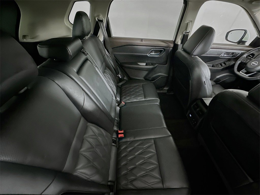 Used 2022 Nissan Rogue Platinum w/ Head-Up Display Package image 26