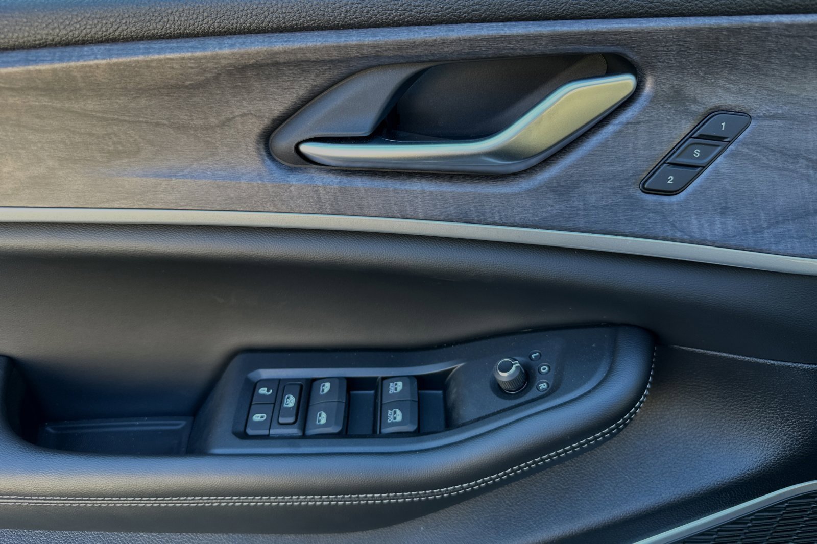 New 2024 Jeep Grand Cherokee Limited 4xe image 10