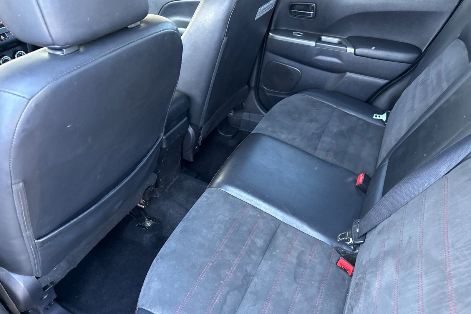Used 2018 Mitsubishi Outlander Sport SE AWD/4WD image 12