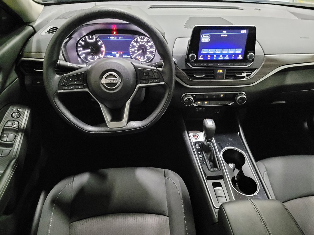 Used 2024 Nissan Altima 2.5 SV image 22