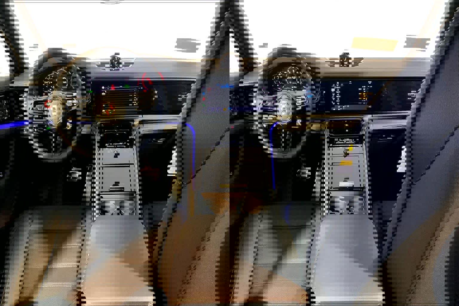 New 2026 Porsche Panamera 4 image 14