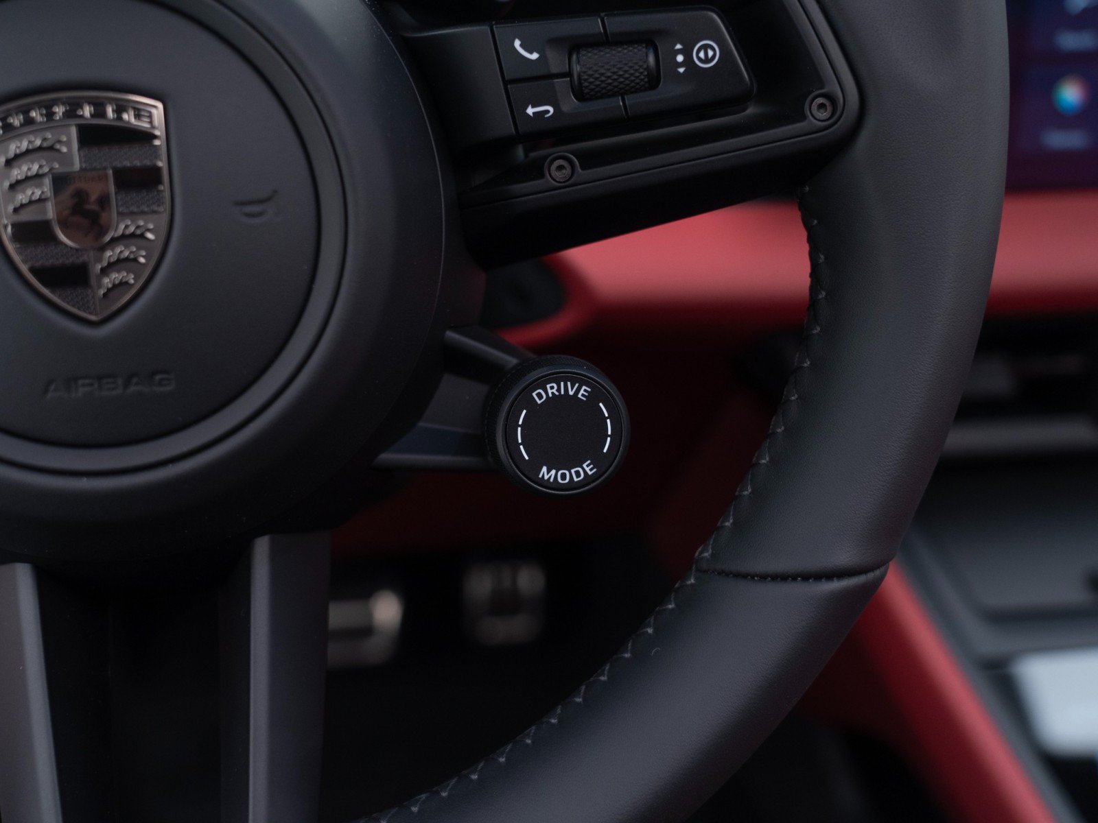 New 2026 Porsche Macan Turbo Electric AWD/4WD image 28