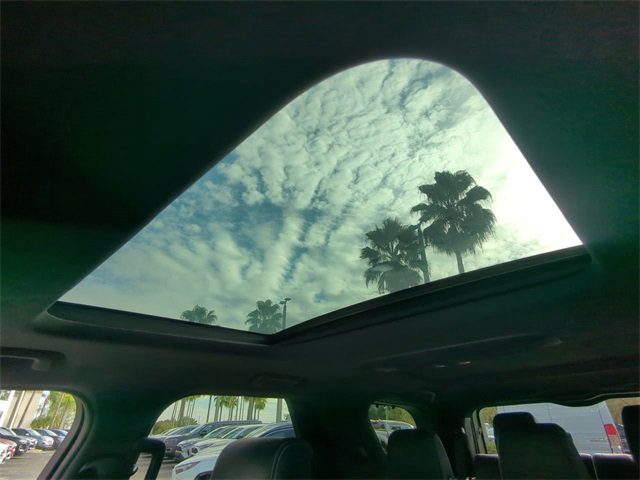 Used 2021 Land Rover Discovery S R-Dynamic image 25