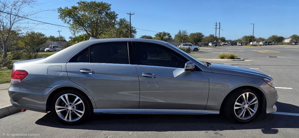 Used 2014 Mercedes-Benz E 250 BlueTEC Sedan image 3