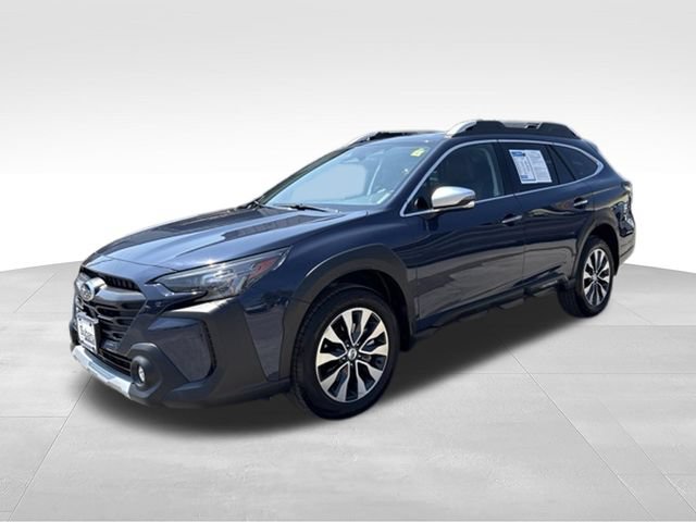 Used 2025 Subaru Outback Touring AWD/4WD image 3