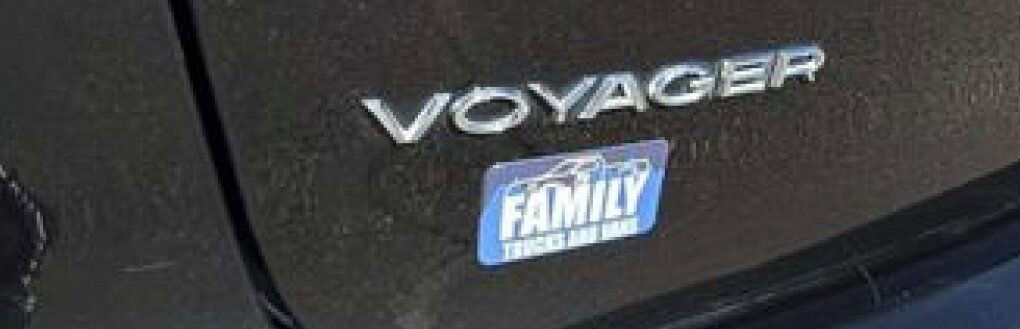 Used 2022 Chrysler Voyager LX image 20