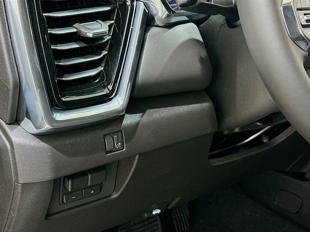 New 2026 GMC Canyon Elevation w/ Convenience Package RWD image 13