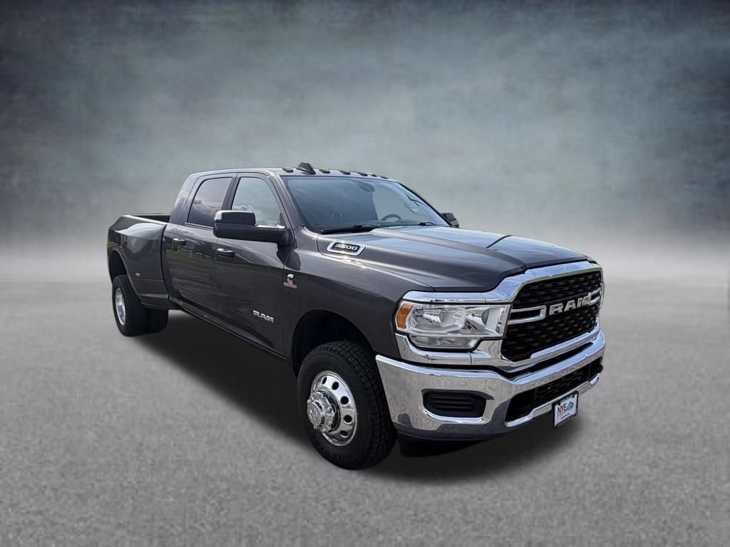 Used 2022 RAM 3500 Big Horn w/ Protection Group AWD/4WD image 8