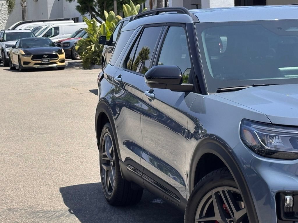 Used 2026 Ford Explorer ST RWD image 5