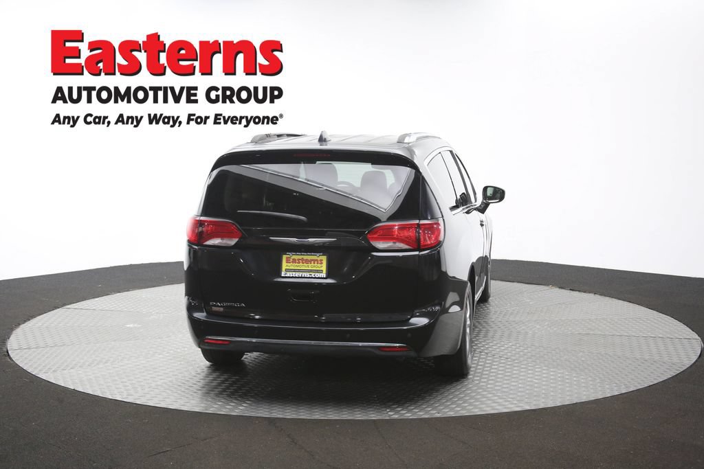 Used 2019 Chrysler Pacifica Touring-L FWD image 37