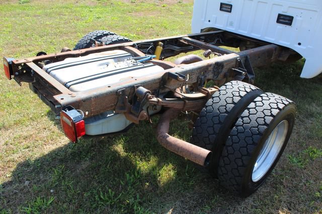 Used 2002 Ford F550 4x4 Regular Cab Super Duty image 8