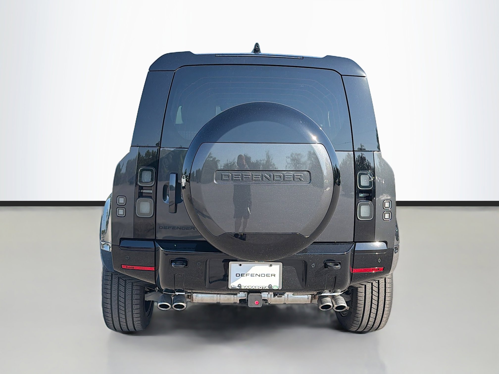 New 2026 Land Rover Defender 90 V8 image 4