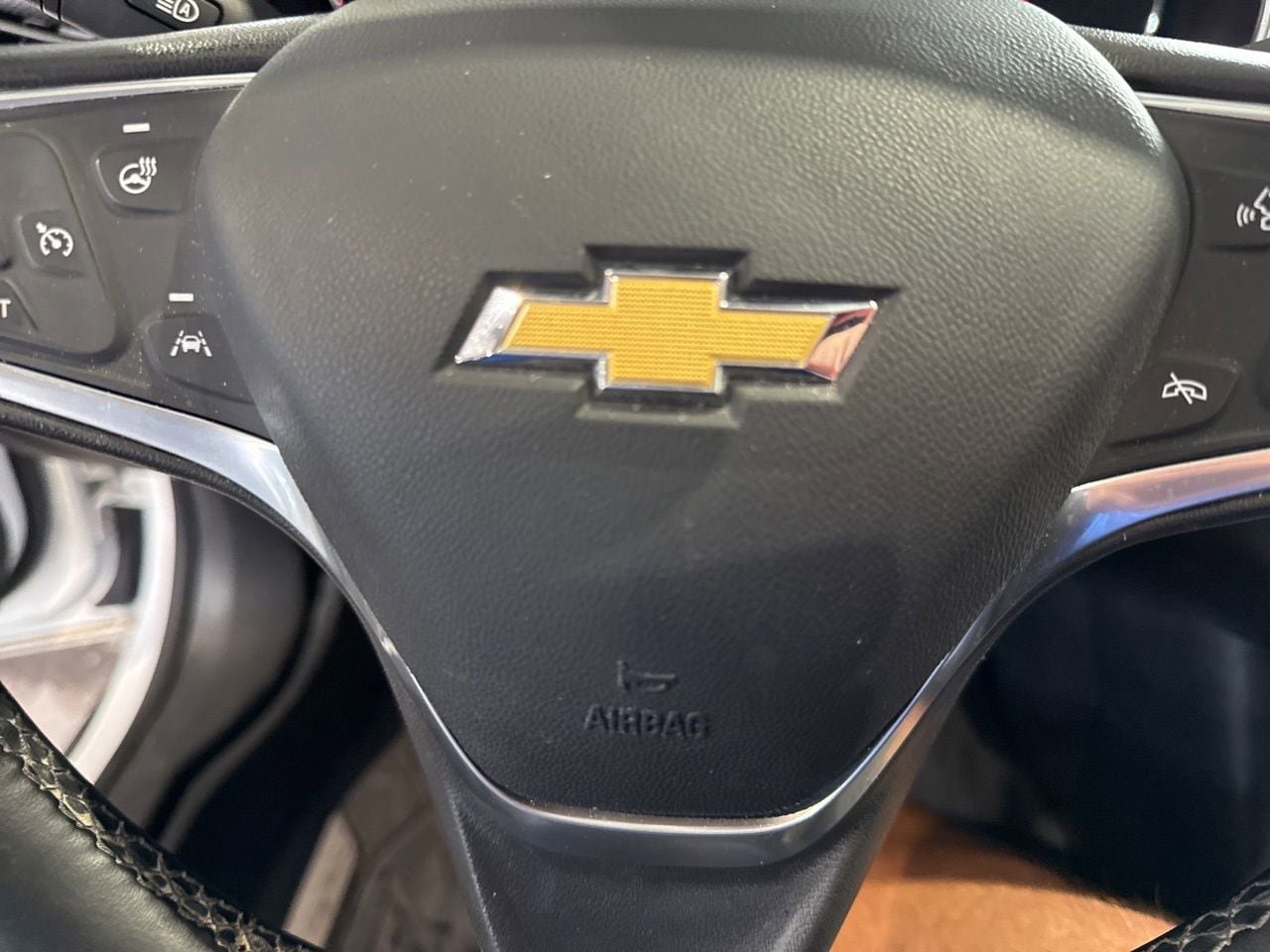 Used 2023 Chevrolet Malibu LT FWD image 28