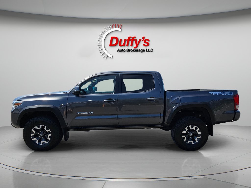 Used 2016 Toyota Tacoma TRD Off-Road AWD/4WD image 15