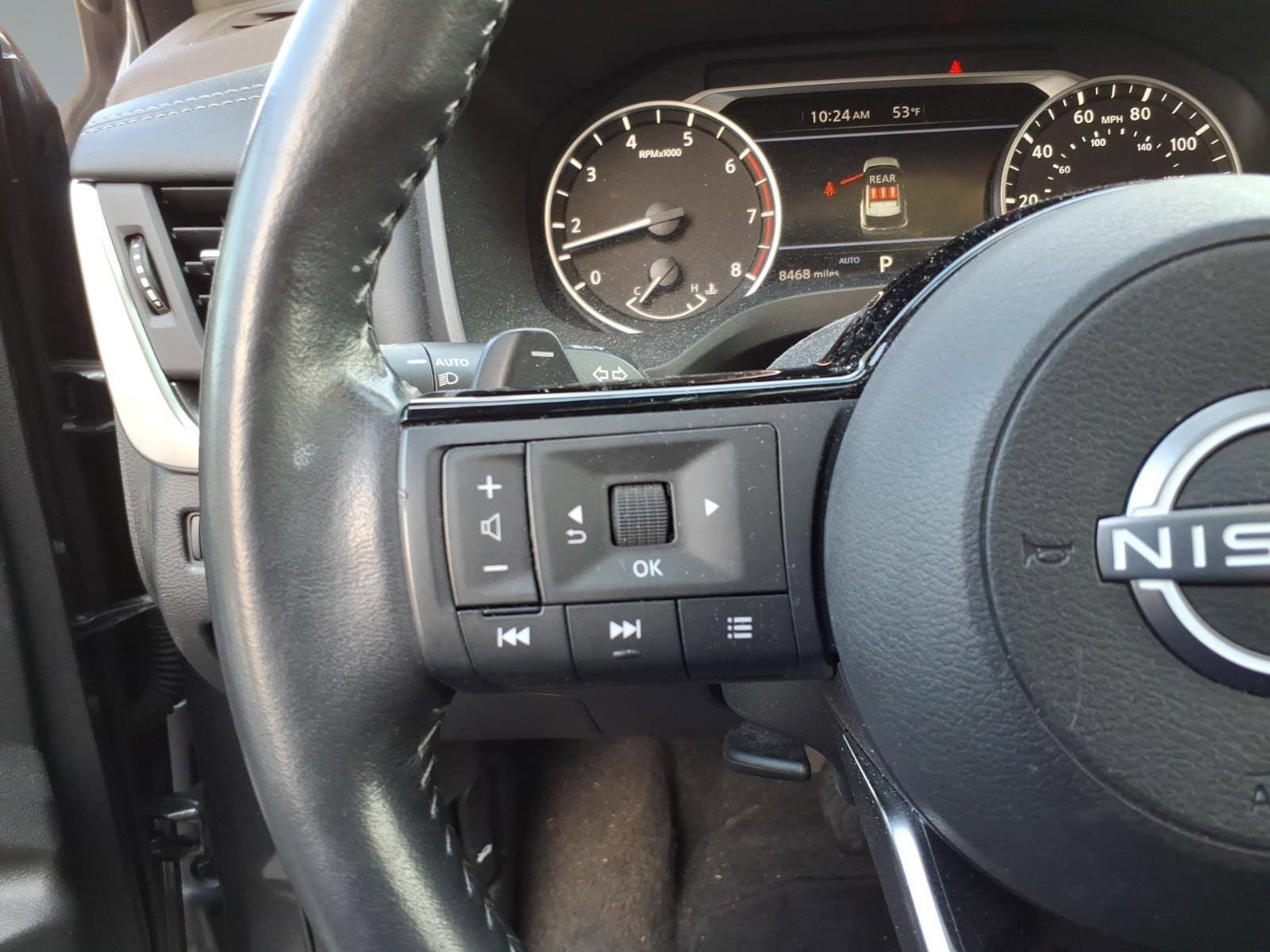 Used 2023 Nissan Rogue SV w/ SV Premium B Package image 16