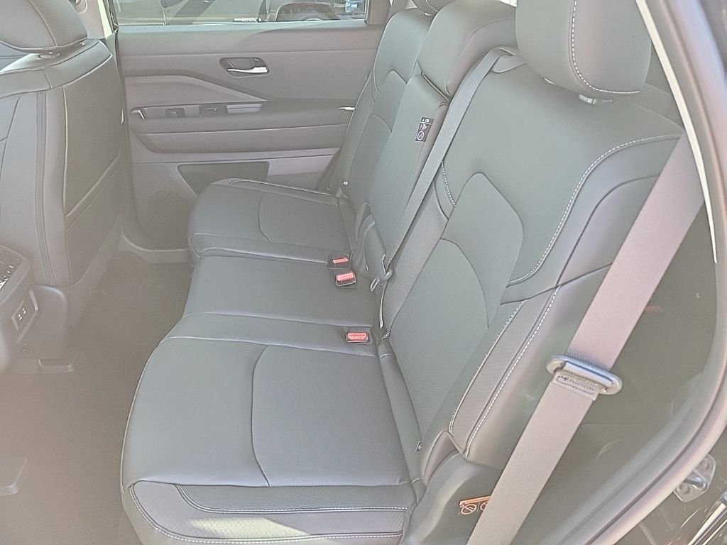 New 2026 Nissan Pathfinder SL FWD image 33